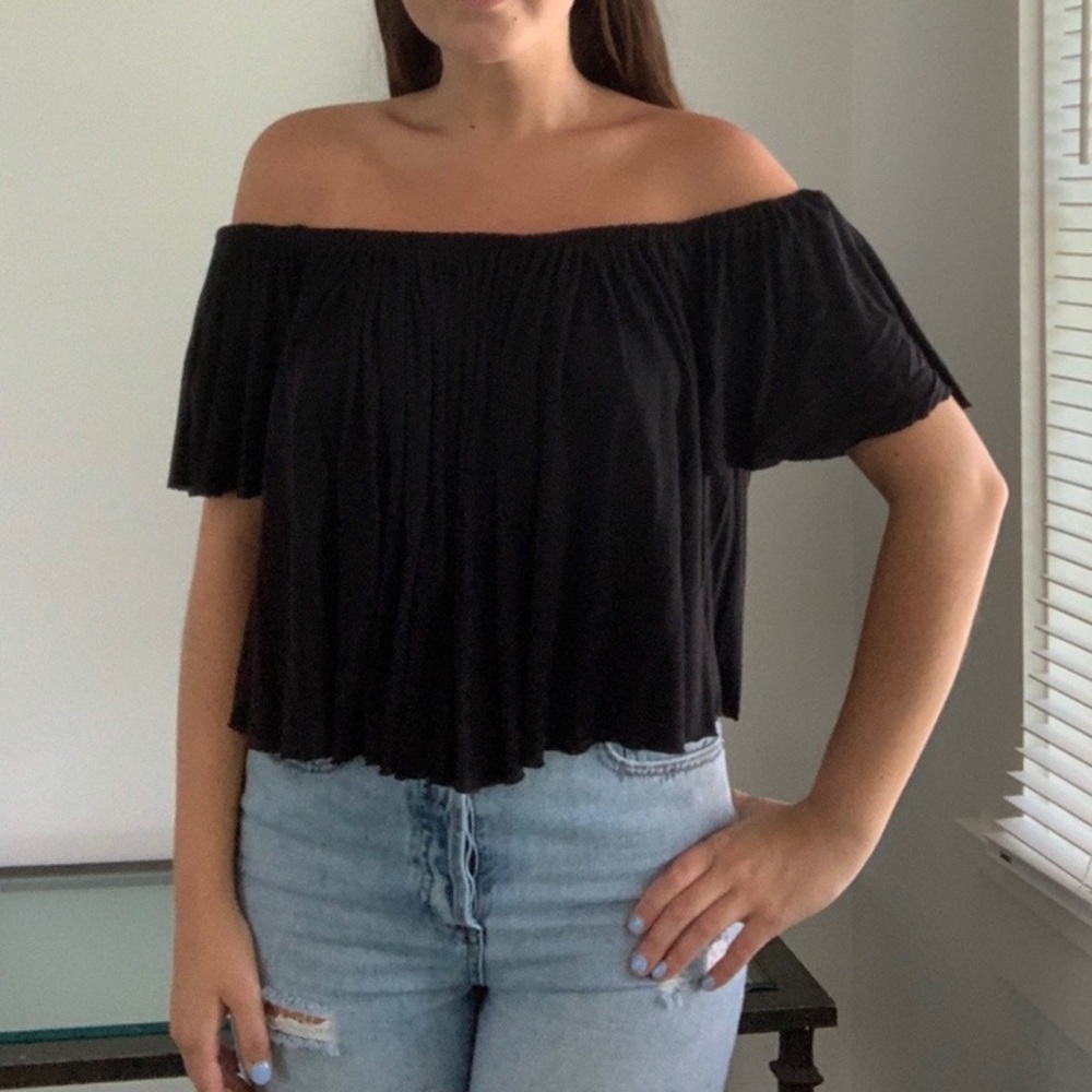 urban outfitters off the shoulder top. size small